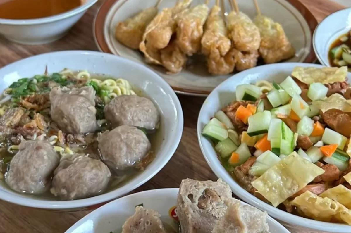 Lesehan Mang Leman: Santap Nikmat di Jl. Sengon yang Bikin Kembali Lagi